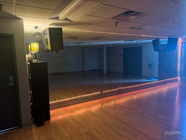  Versatile Studio Space for Dance and Yoga 