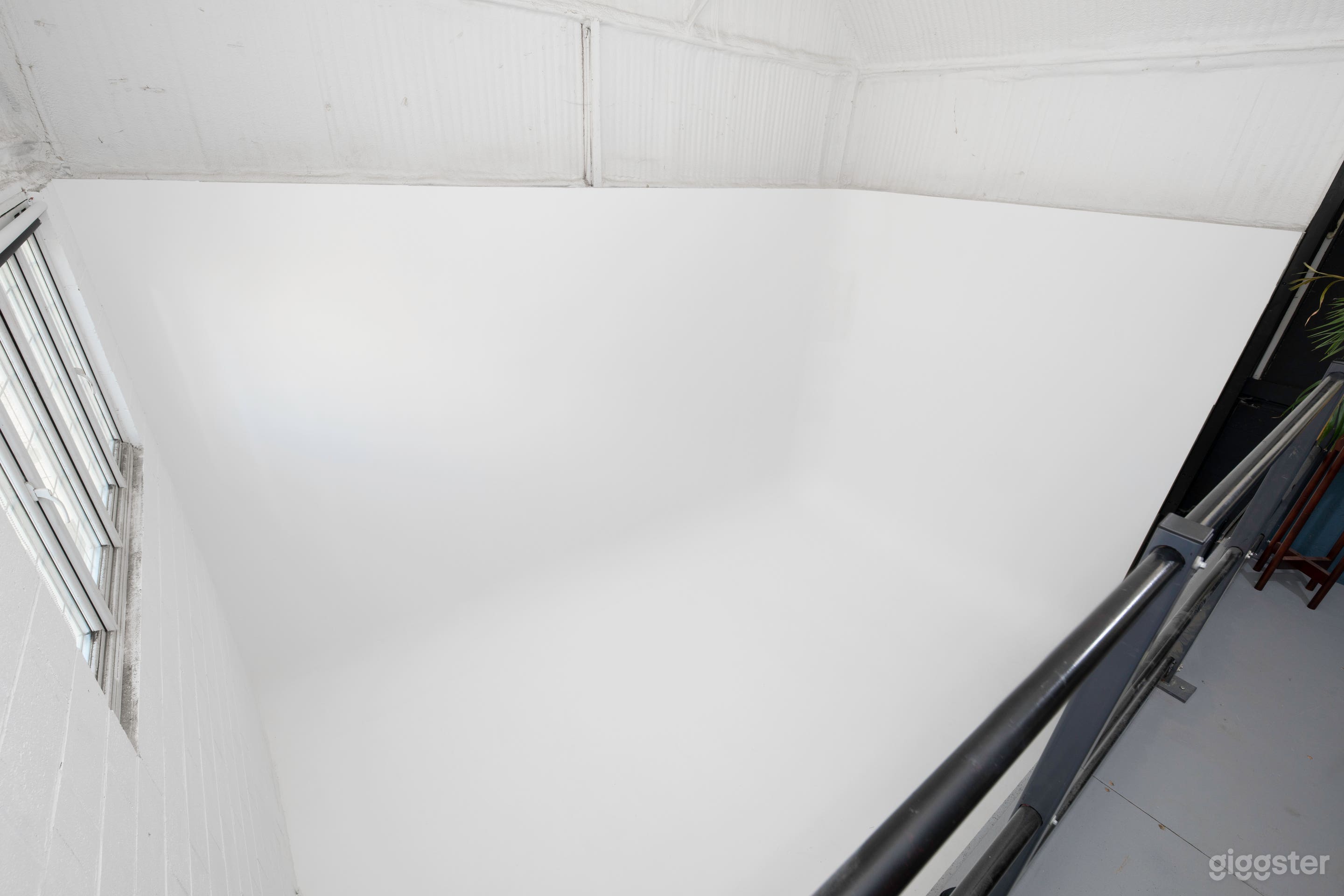  Industrial Photo / Film Studio with Mezzanine Photo 3