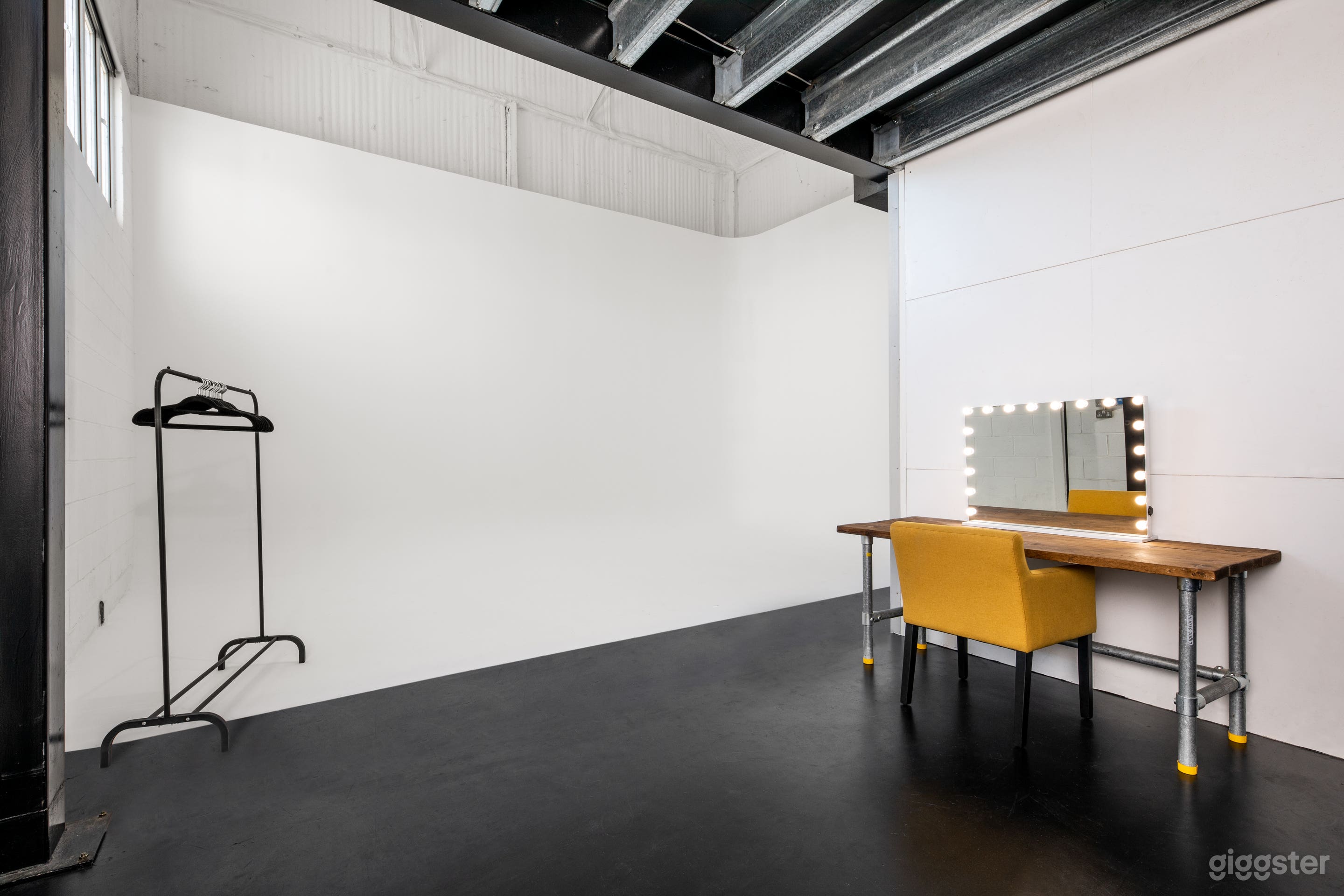  Industrial Photo / Film Studio with Mezzanine Photo 2