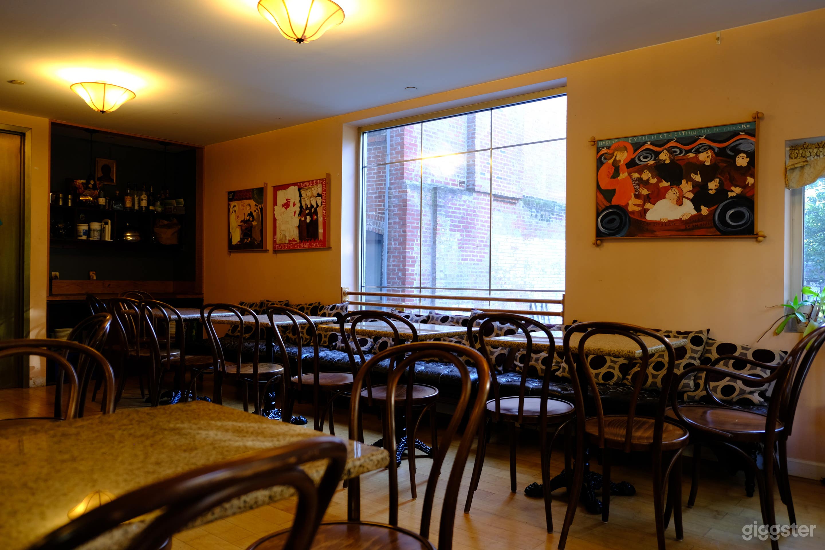 Cafe Victoria: A Unique and Intimate Space Photo 3