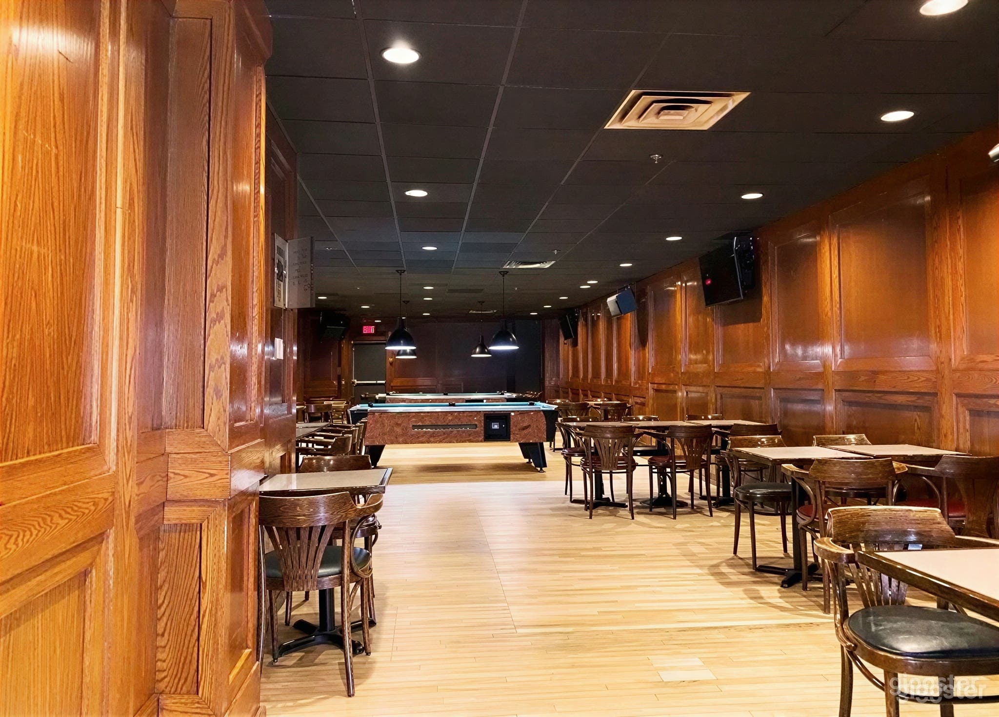 The Oak Room Photo 4