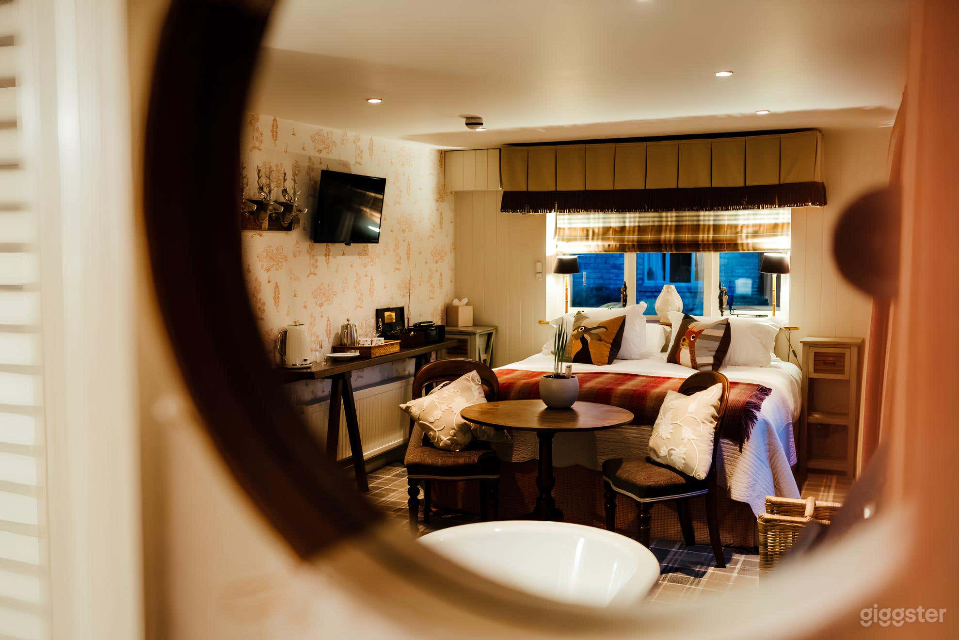 Plum Cottage - Production Bookings &amp; Romantic Hideaway Photo 4