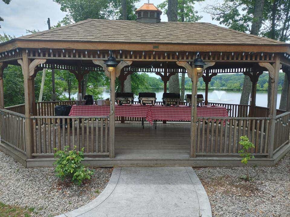 Rustic Gazebo for Photoshoots in North Providence Photo 2