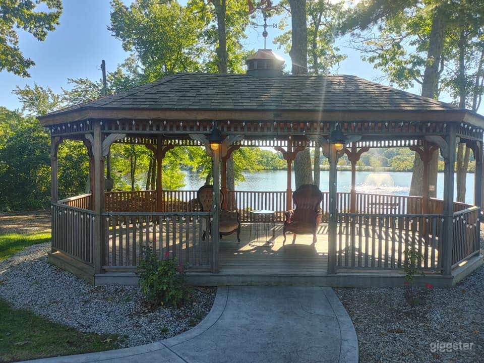 Rustic Gazebo for Photoshoots in North Providence Photo 1