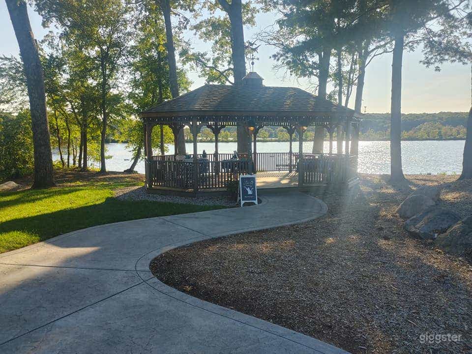 Rustic Gazebo for Photoshoots in North Providence Photo 4