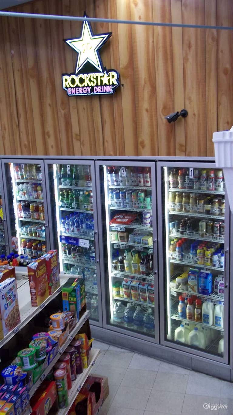  Convenience Store w/ Parking & Airstream (Burbank) 