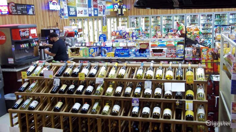  Convenience Store w/ Parking & Airstream (Burbank) 