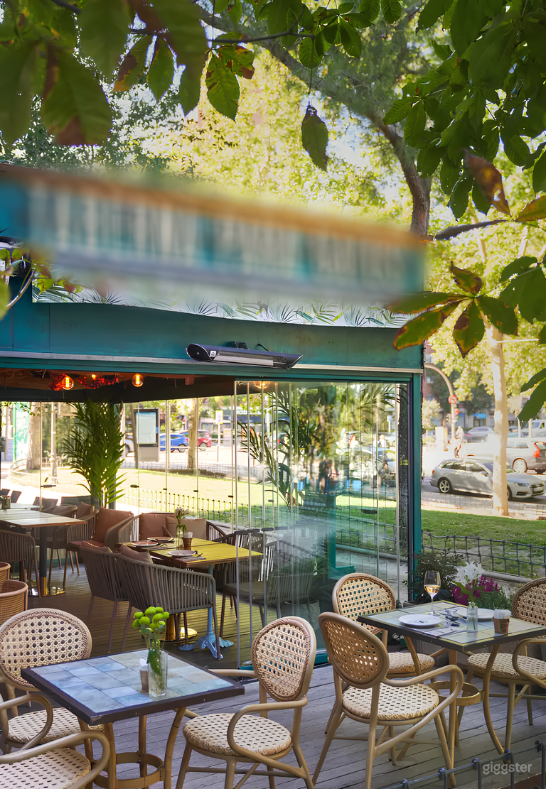  Madrid tavern with a modern touch 