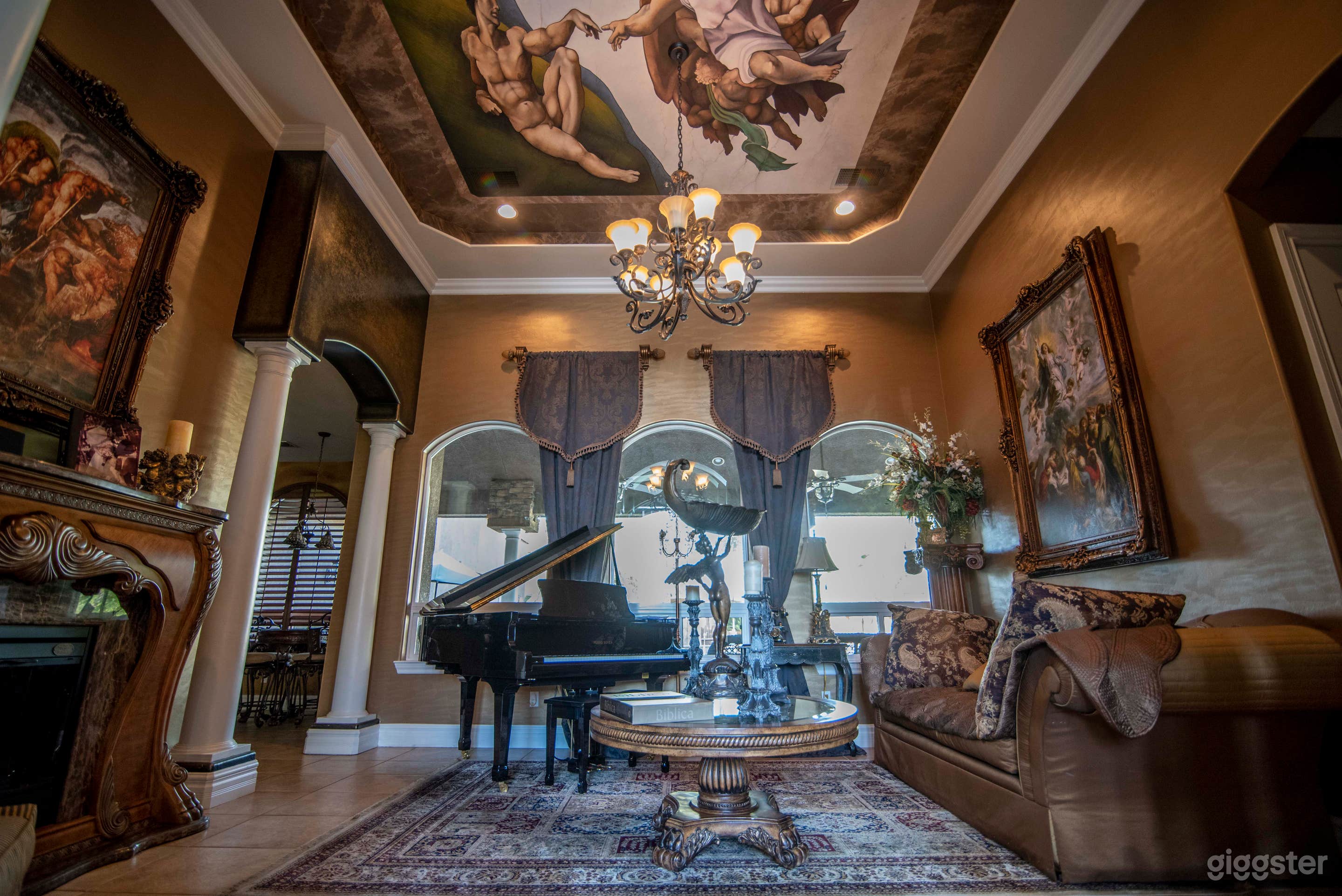 Renaissance Home  Photo 1