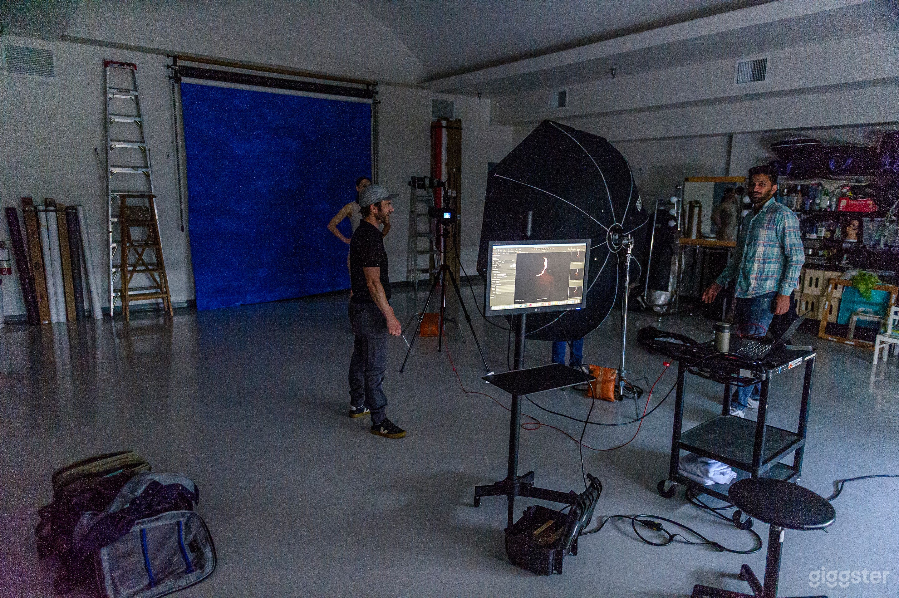 Centrally located photography studio Photo 2