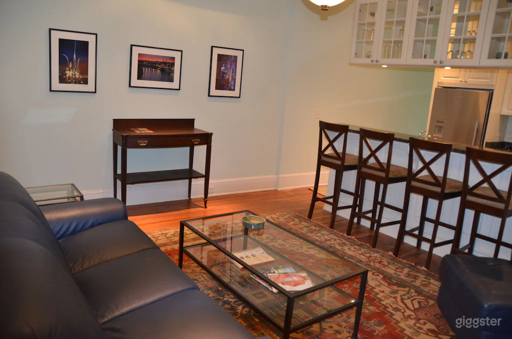 Fabulous 1890 Victorian home on Capitol Hill; 100 steps to Metro Photo 1