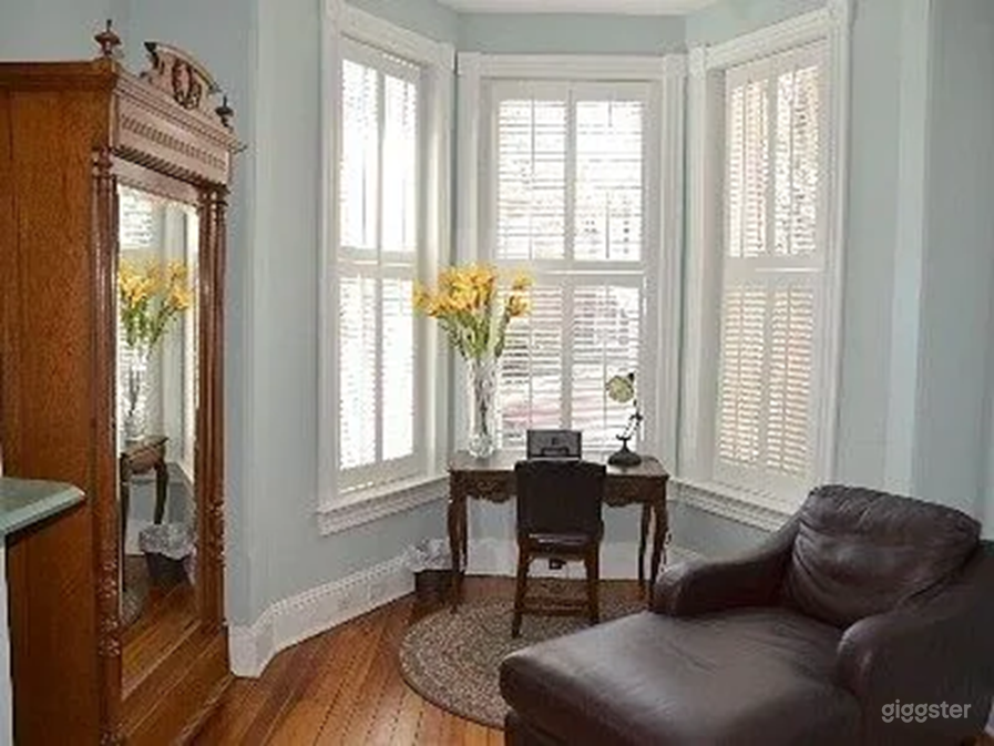 Fabulous 1890 Victorian home on Capitol Hill; 100 steps to Metro Photo 4