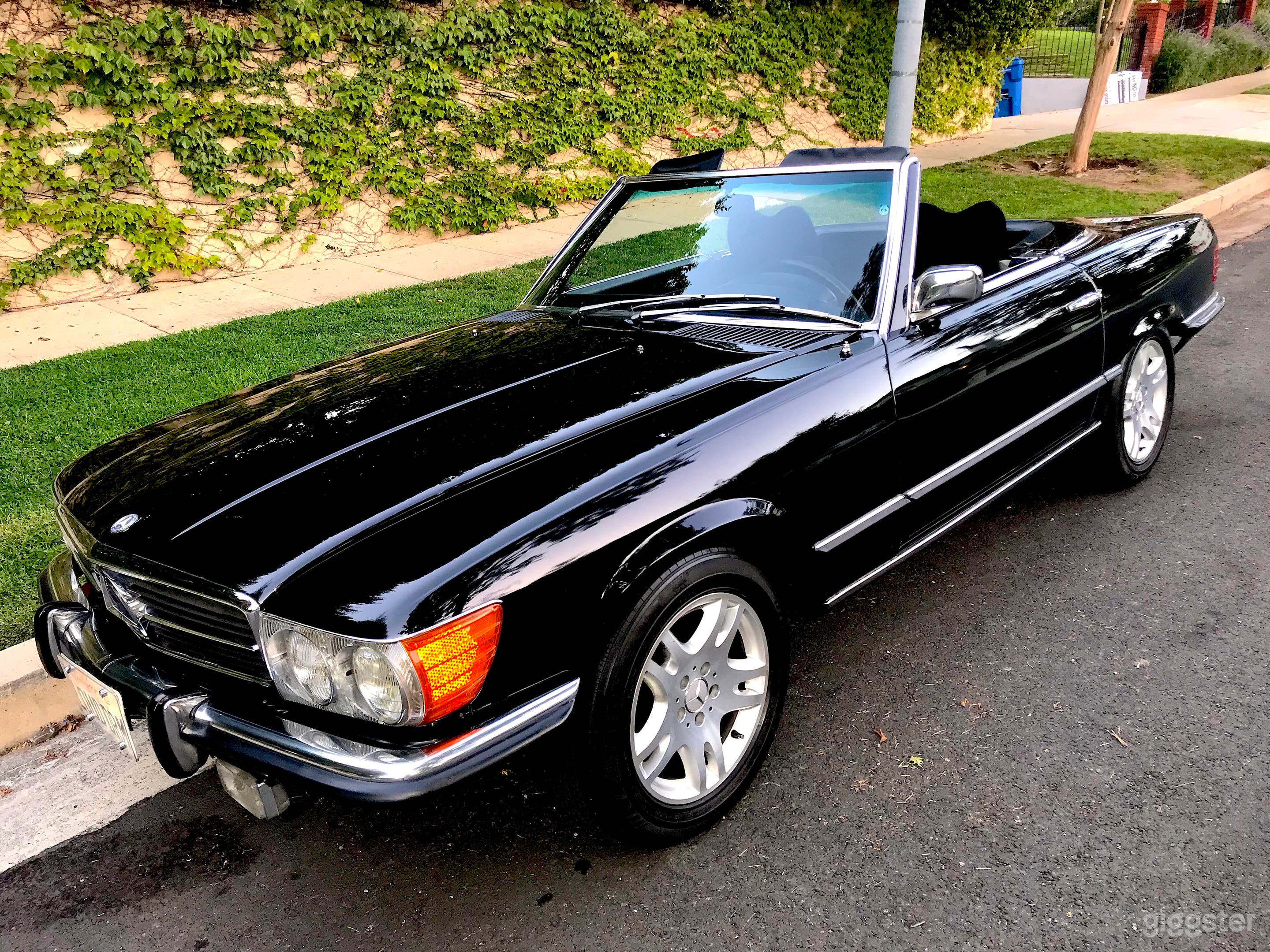 #76,102 Classic 1973 Mercedes 450SL Photo 2
