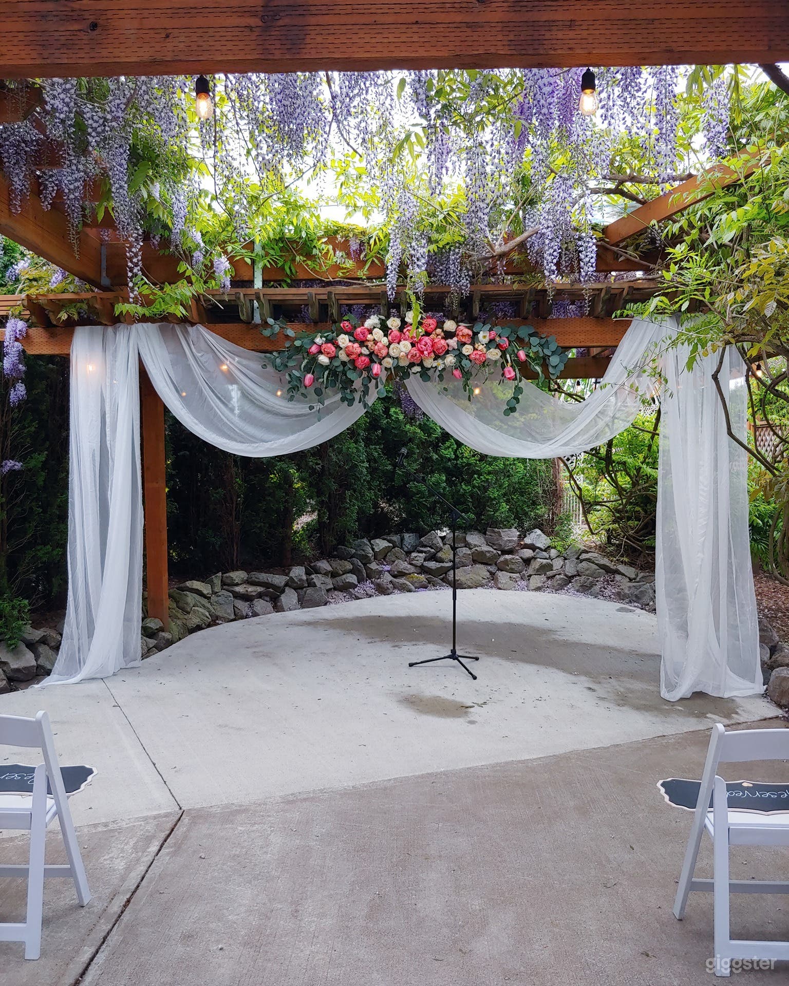 Wisteria Courtyard with beautiful wooden trellis Photo 3