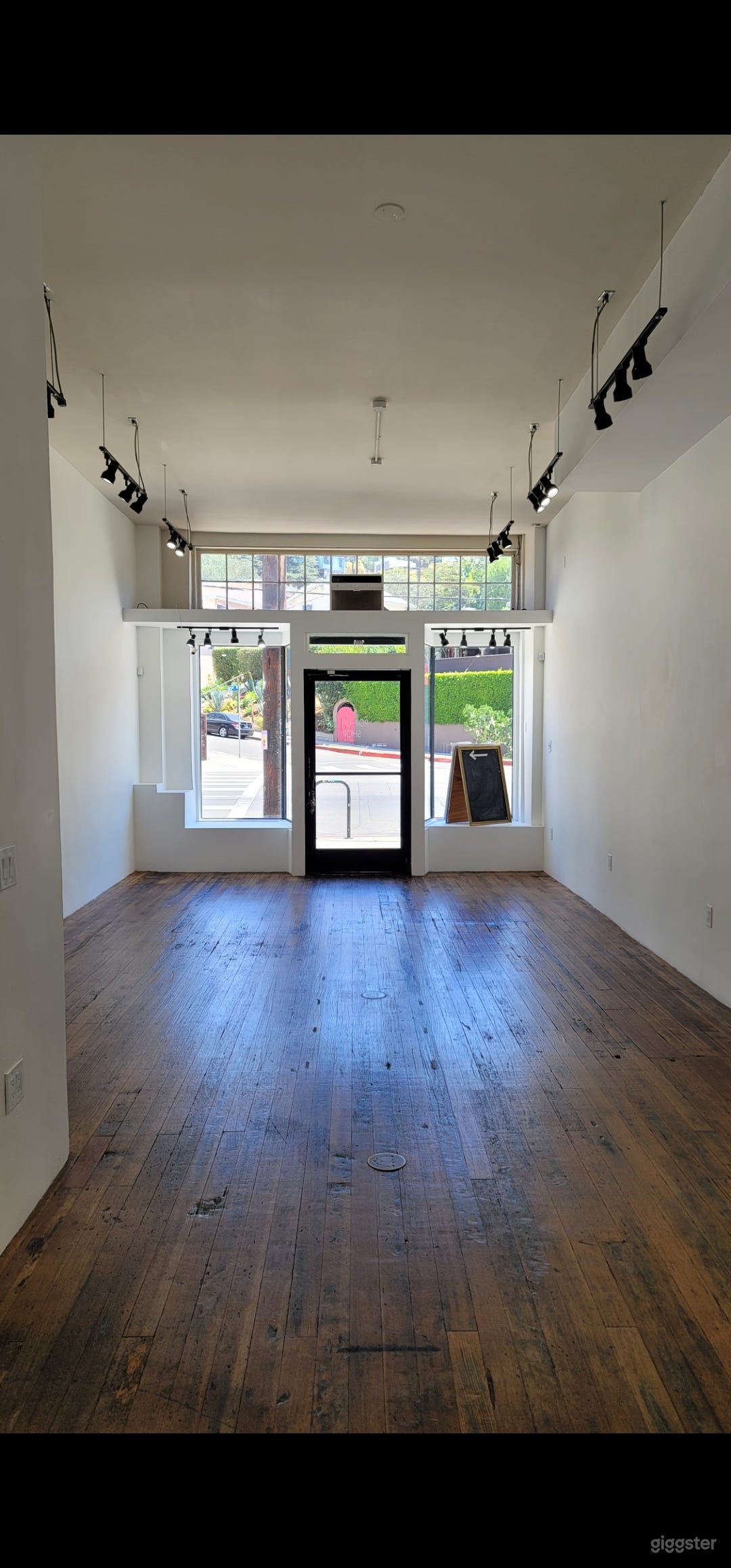 Pop-Up Space in Silver Lake Photo 3