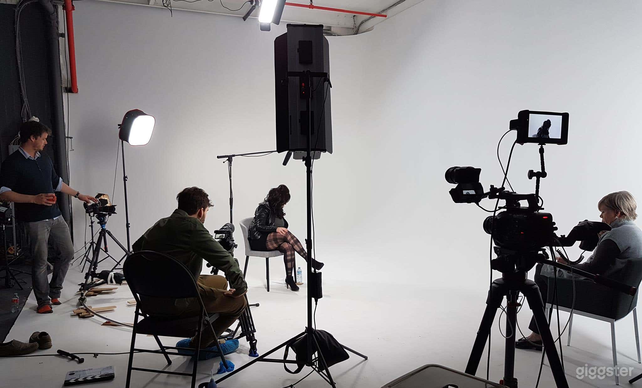 Exceptional video/photo studio located in Montreal Photo 1