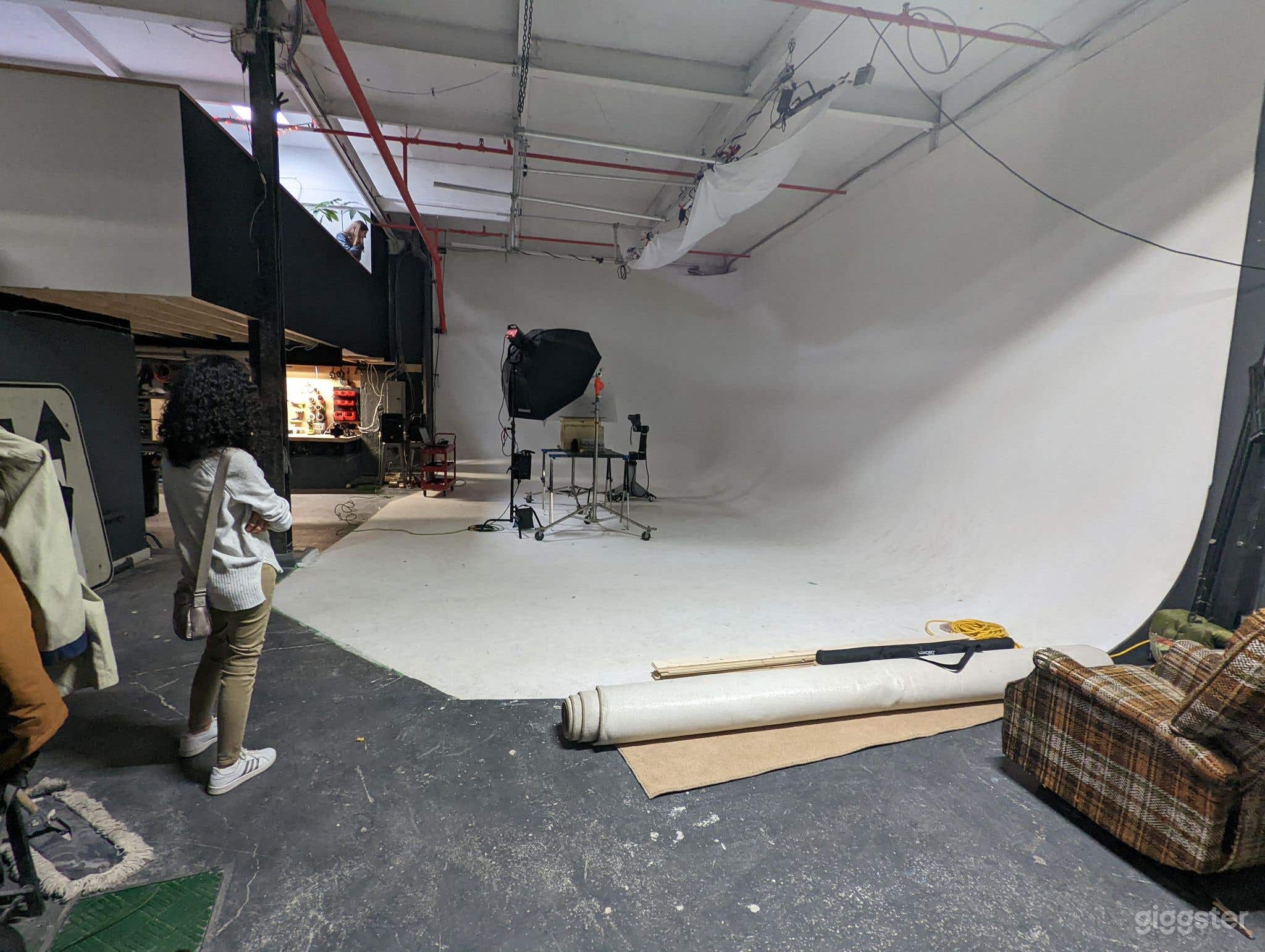 Exceptional video/photo studio located in Montreal Photo 4