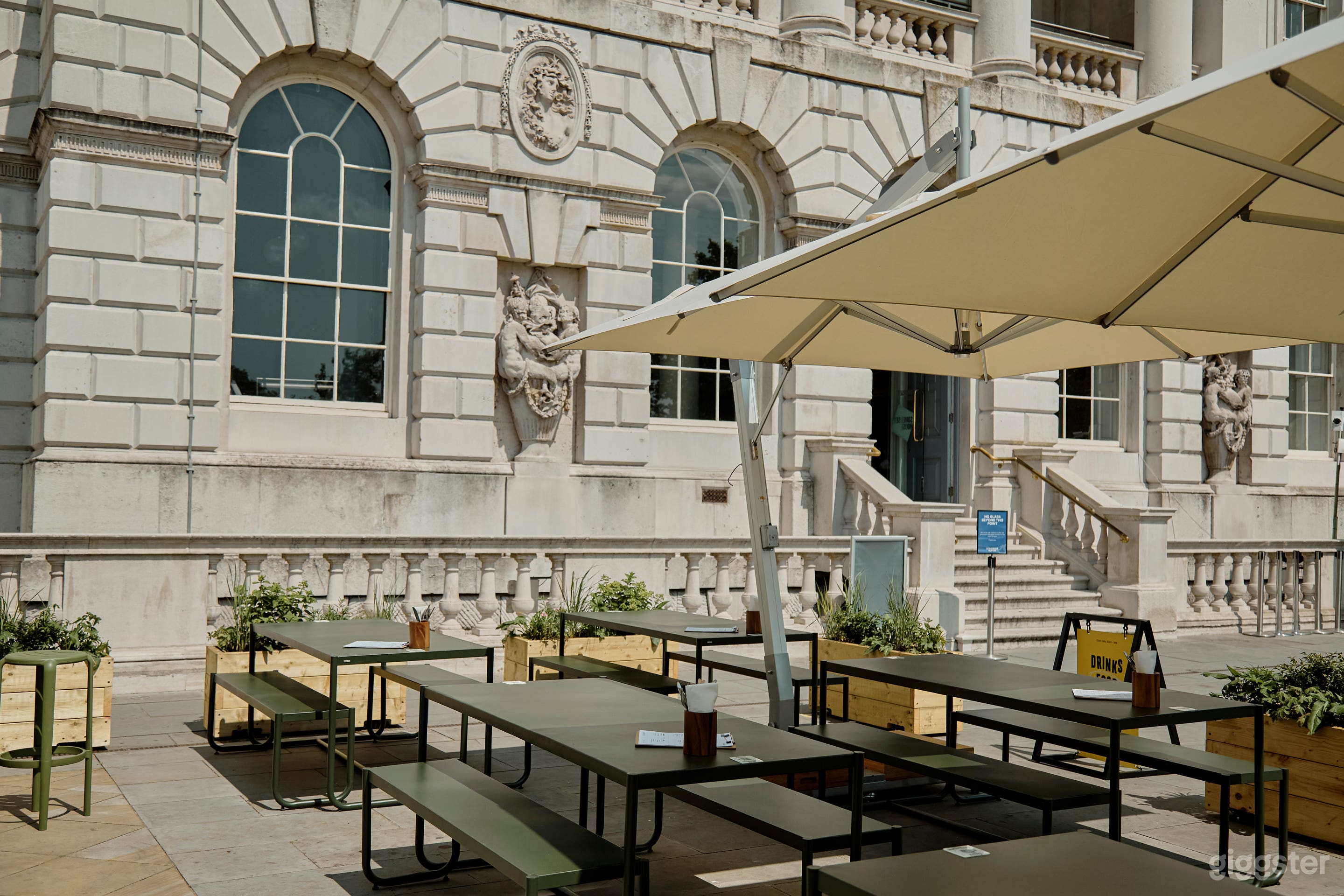 Bar with River Views in World class heritage location Photo 2