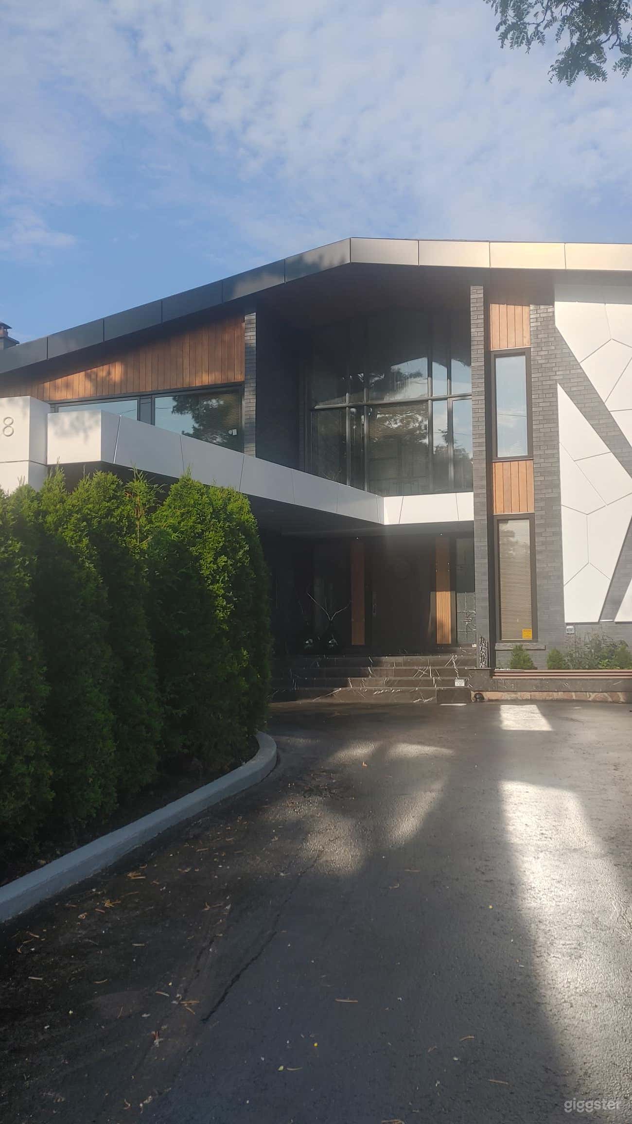 Architect built House for films/events, huge lot Photo 3