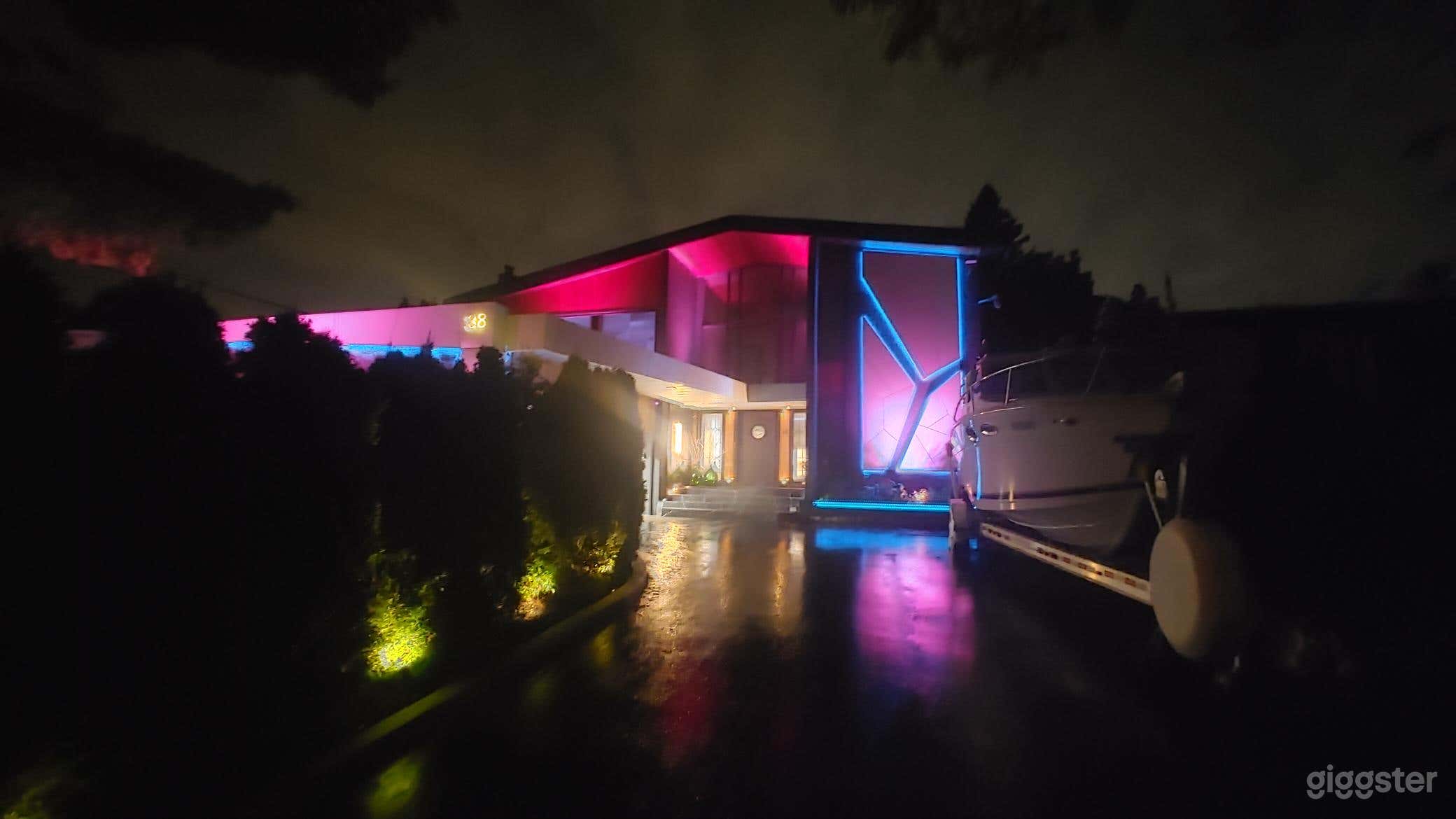 Architect built House for films/events, huge lot Photo 2