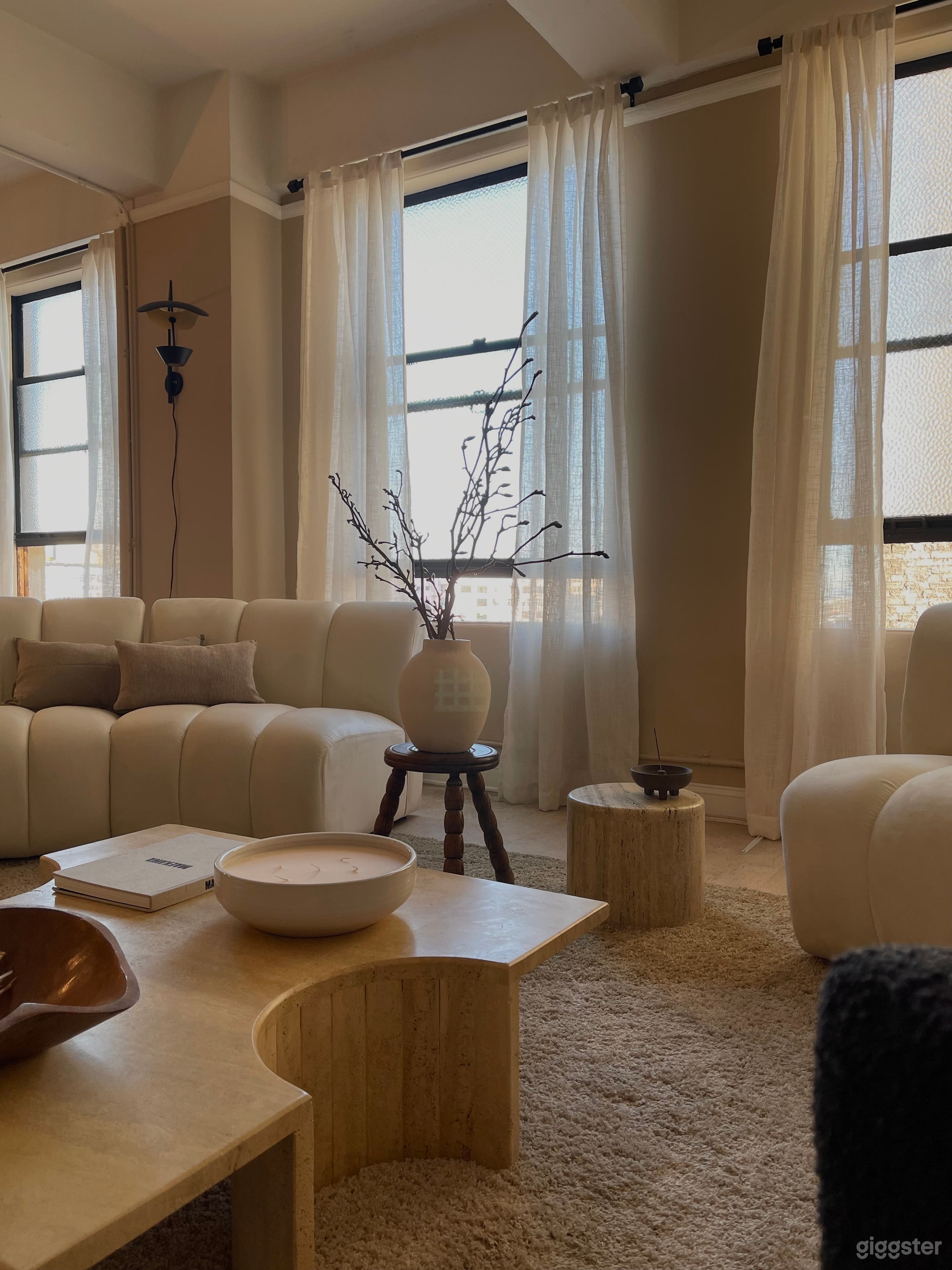 Designer City Office, View of DTLA, Warm Organic I Photo 1