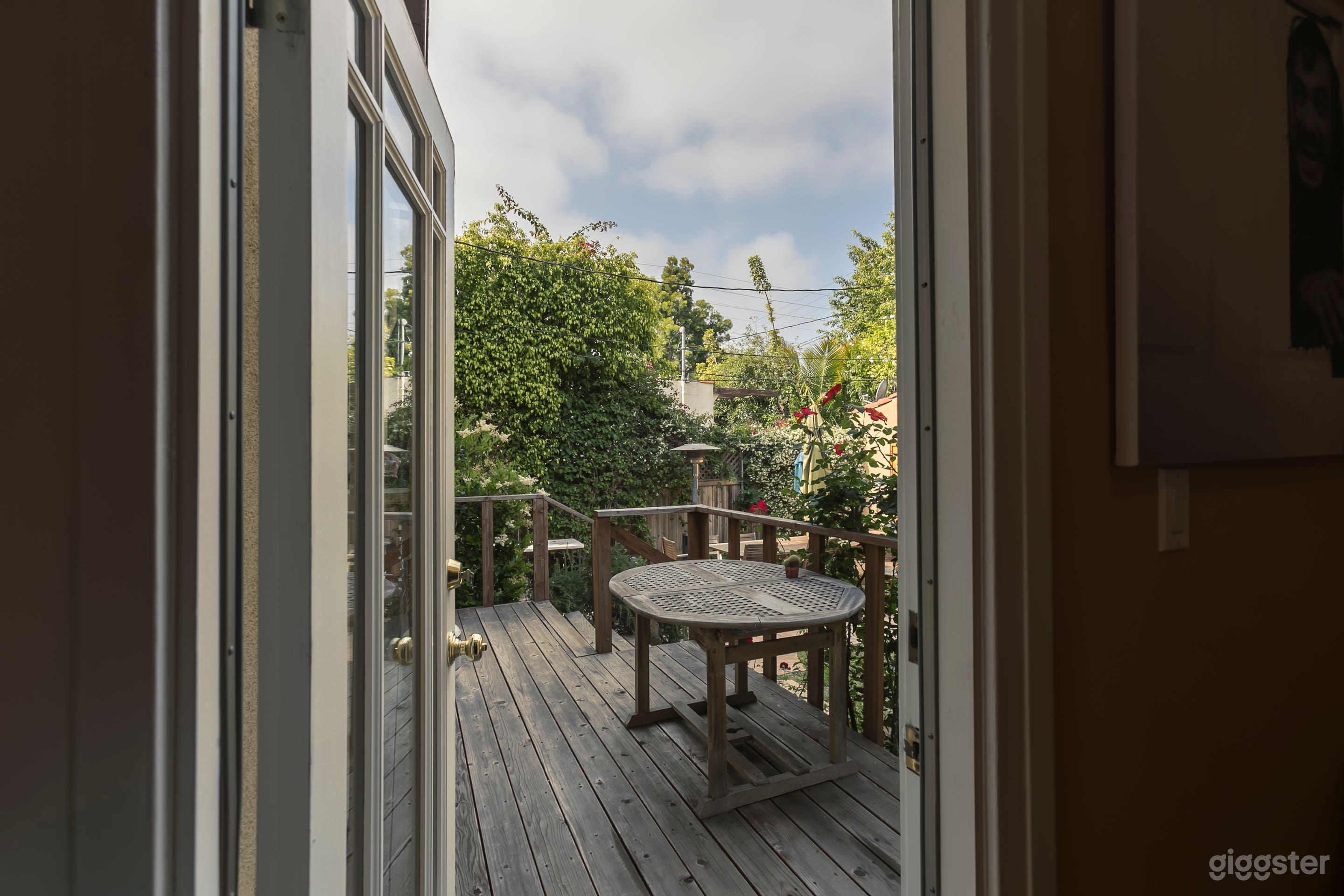 Warm California Spanish Photo 4