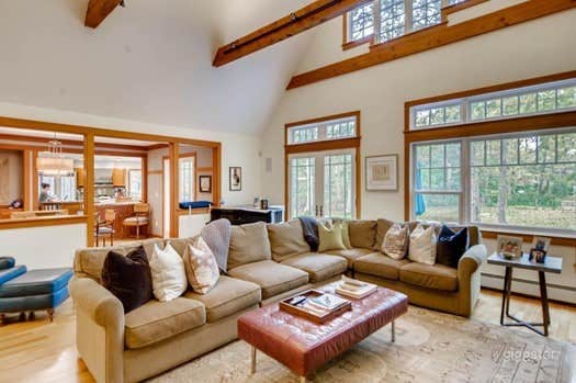 Peaceful Home || Chilmark Photo 1