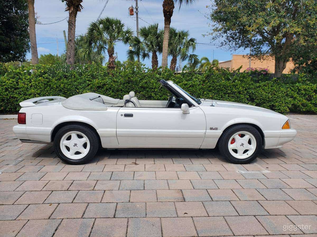 A Stunning White 1993 Ford Mustang LX 5.0 Photo 3
