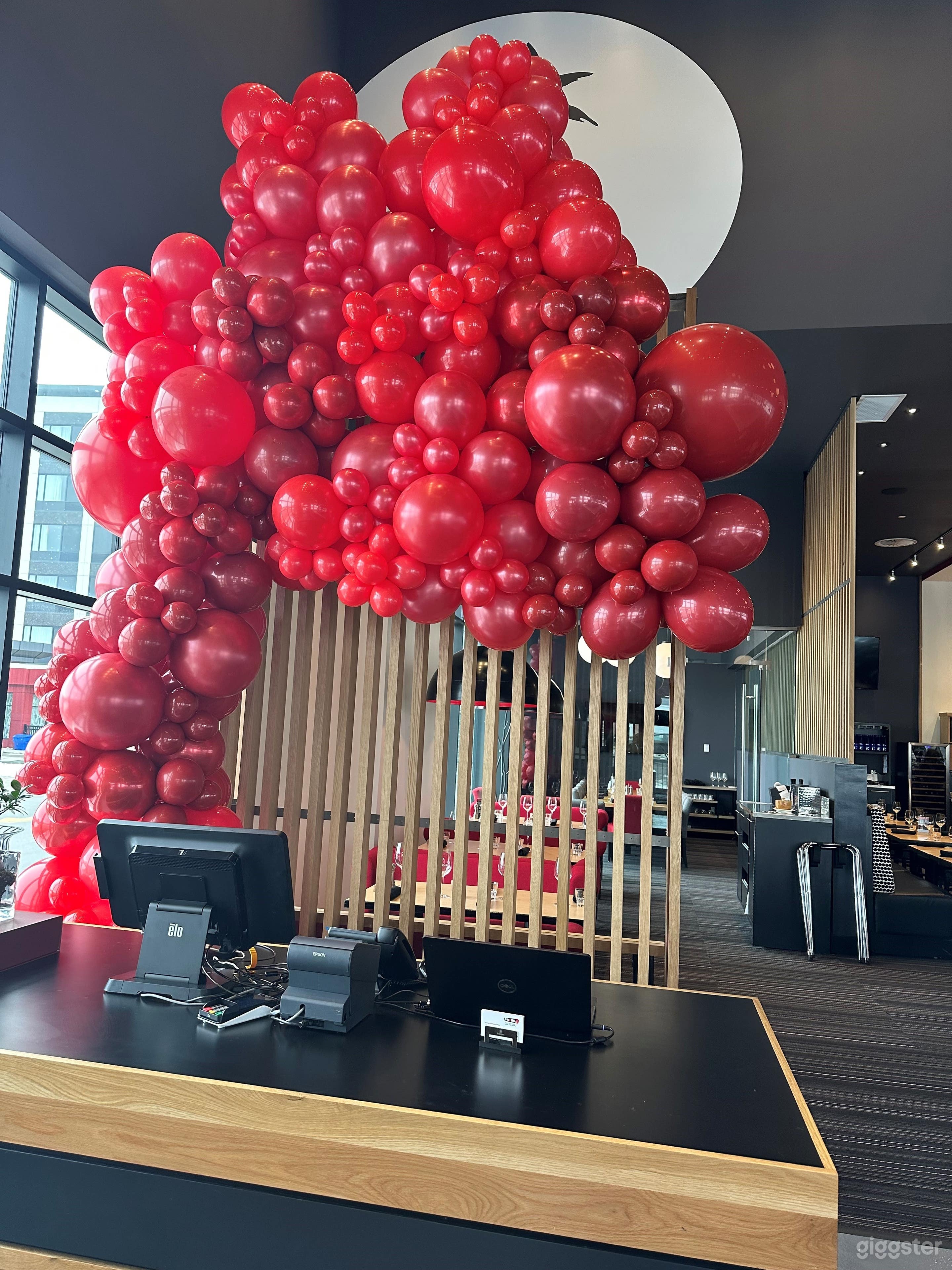 Upscale Restaurant For Production &amp; Events Photo 4