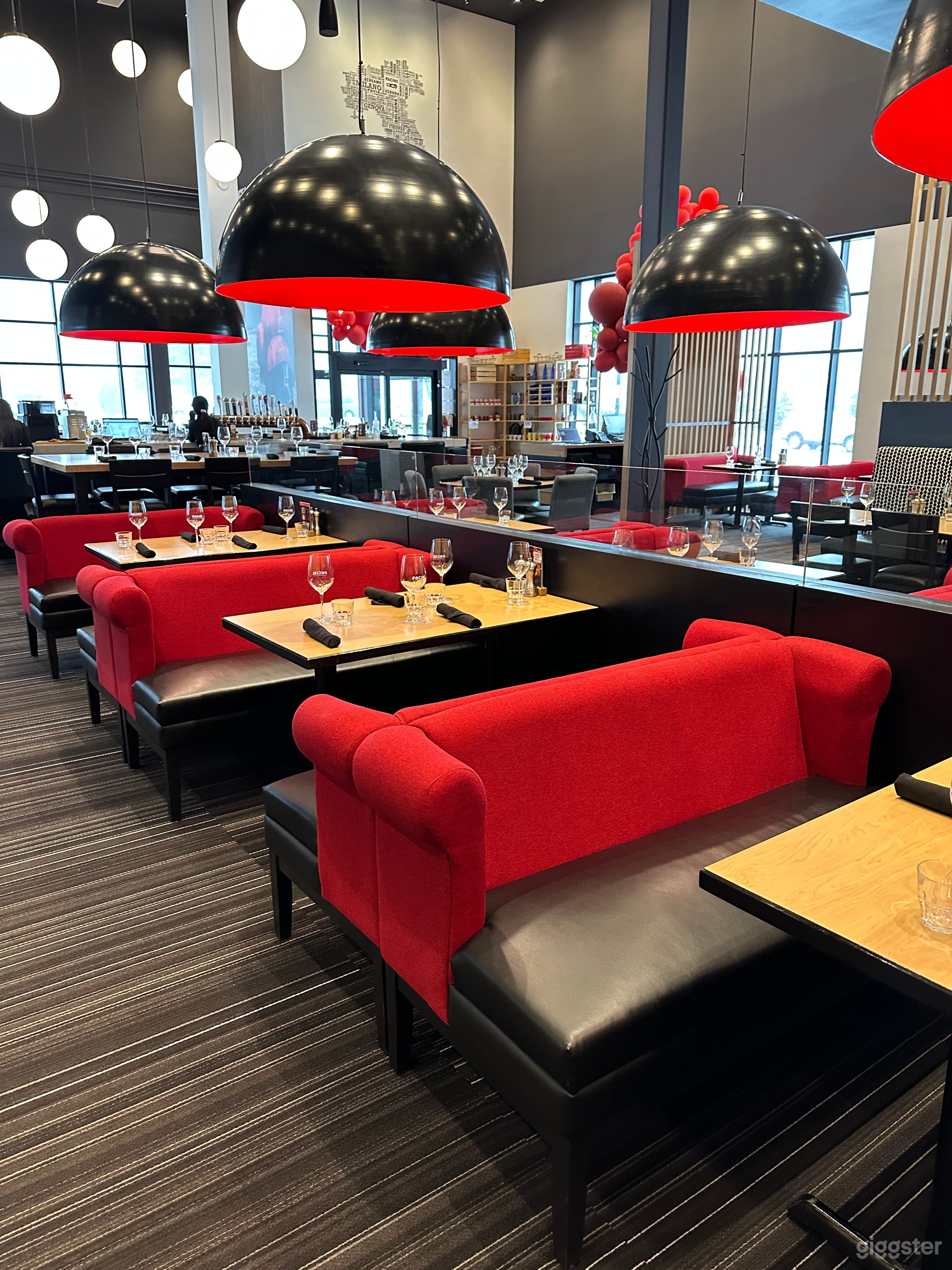 Upscale Restaurant For Production &amp; Events Photo 1