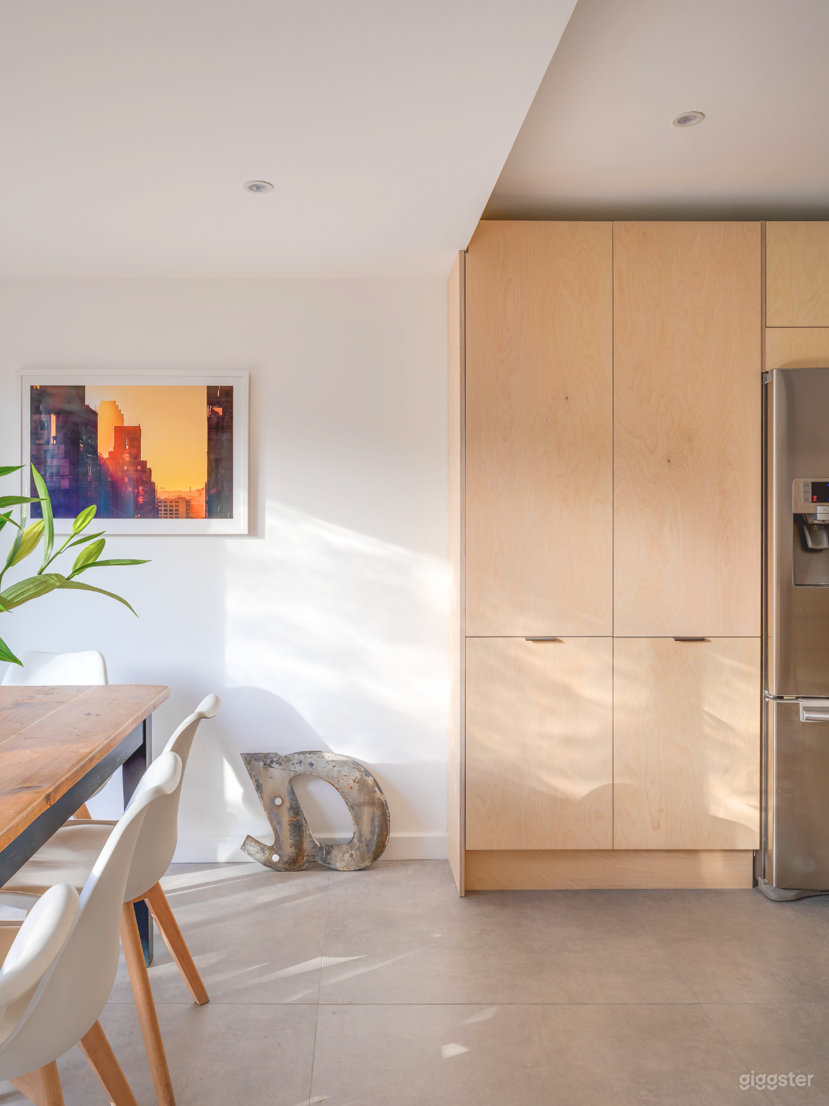 Victorian Family Home, Mid-Century Modern Photo 3