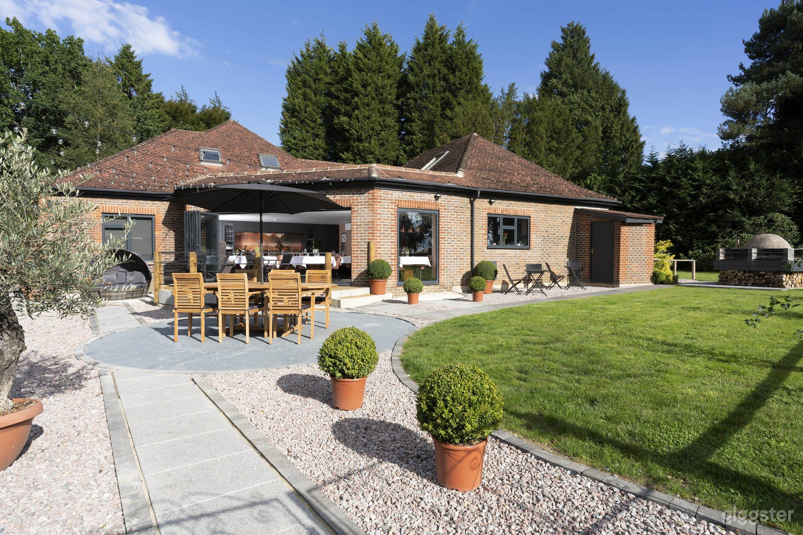 Hidden Gem Venue in Mid-West Sussex Countryside Photo 3