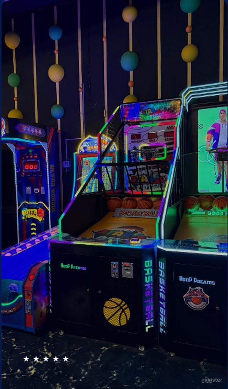  North Hollywood’s ultimate indoor playground! 🚗 Bumper Cars, ⛸️ Roller Skating, 🎮 Arcade Games 