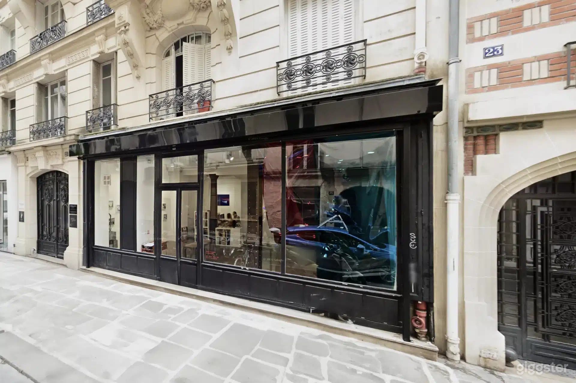 Photo de Espace Pop-Up et Showroom Lumineux sur Deux Niveaux 1