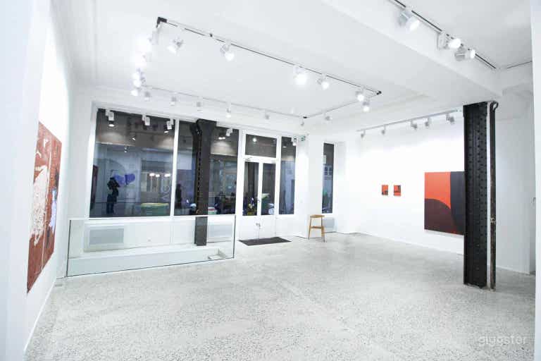  Heller zweistöckiger Pop-up- und Showroom-Raum 