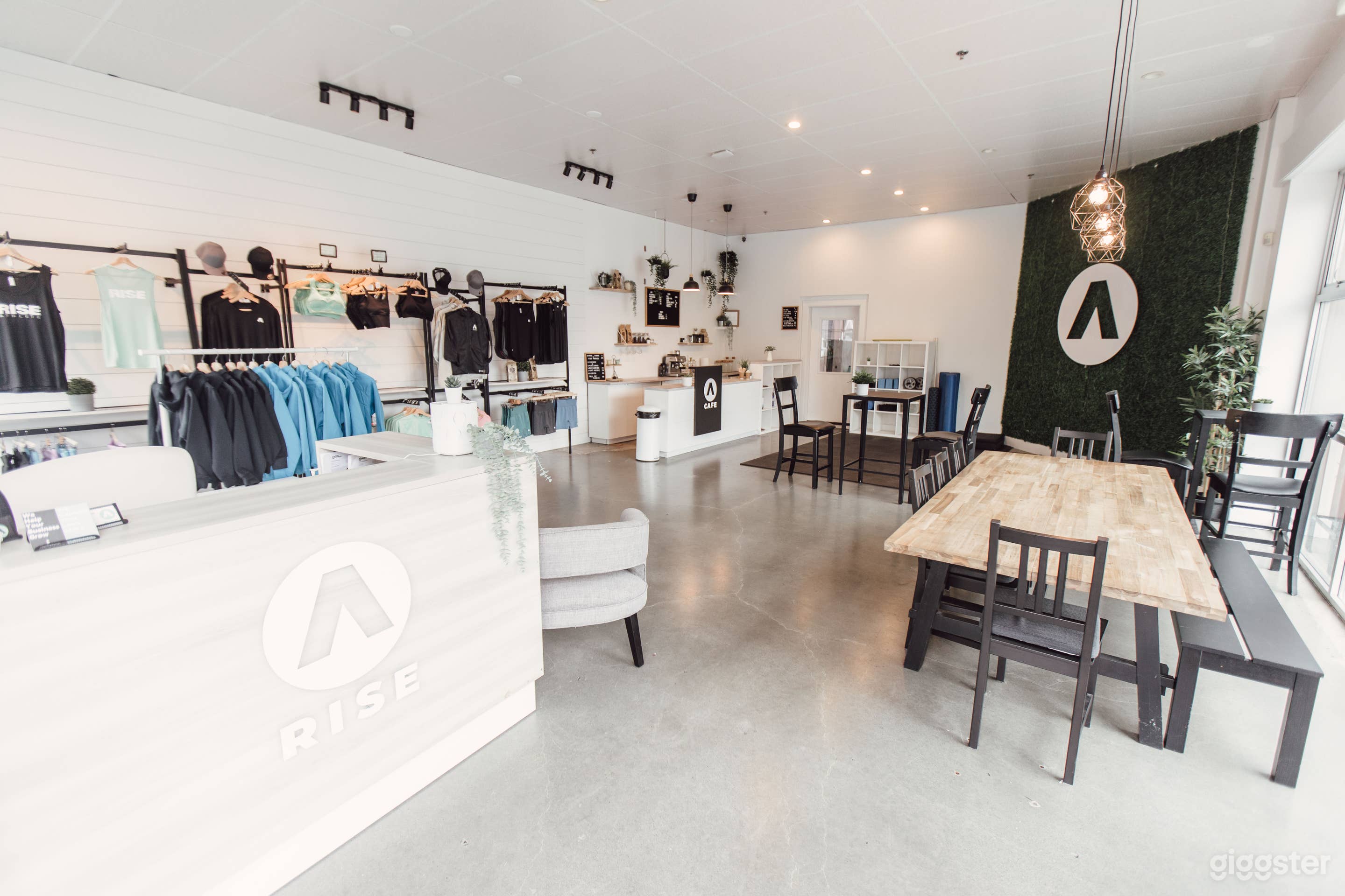 Boutique Cafe/Retail Shop Photo 1