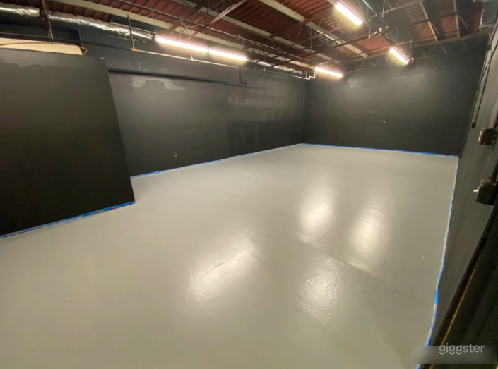 Versatile Studio for Filming &amp; Photoshoot - BuyOut Photo 1