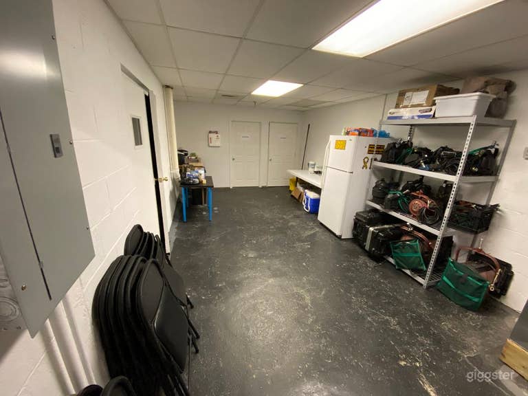  Versatile Studio for Filming & Photoshoot - BuyOut 