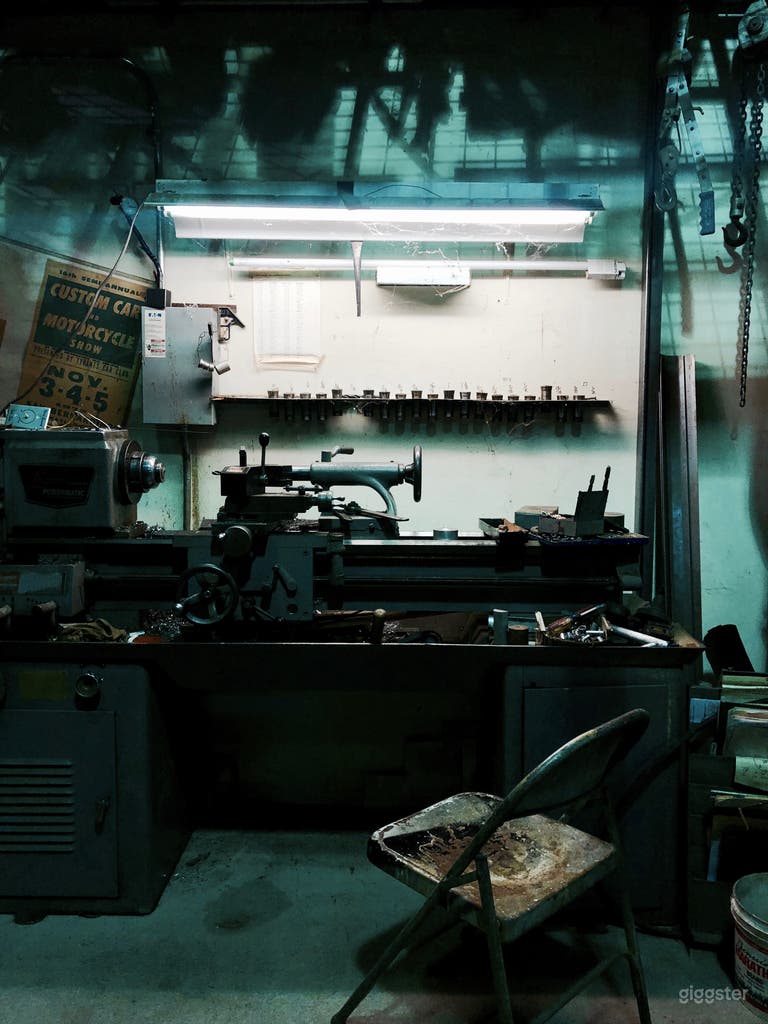  Auto Garage/Machine Shop in North Hollywood 