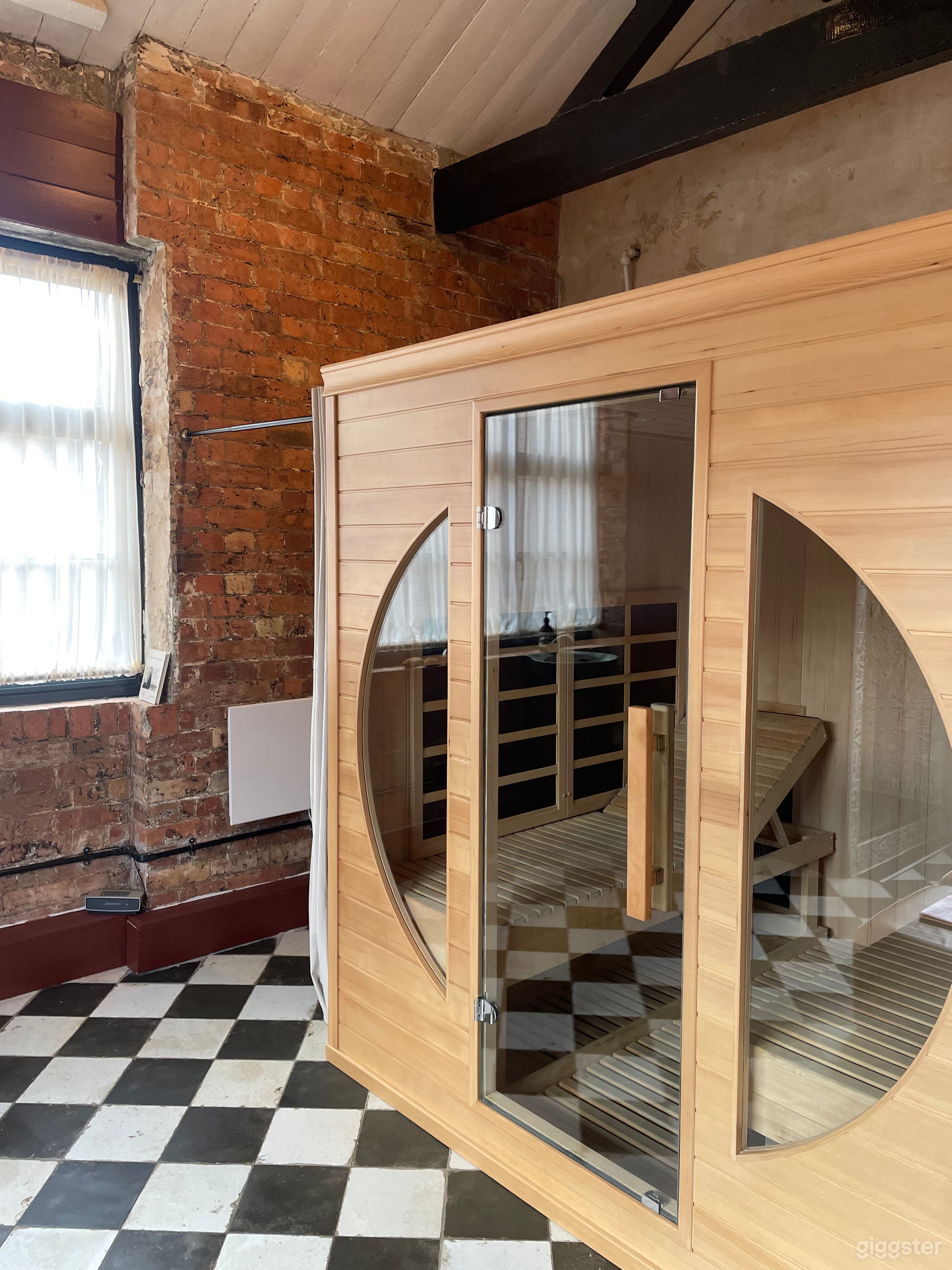Luxury Private Infrared Sauna Space Photo 4