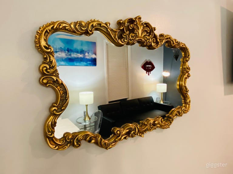  Beautiful, Bold, Elegant Space for Events, Gatherings, Photo/Film Shoots. 