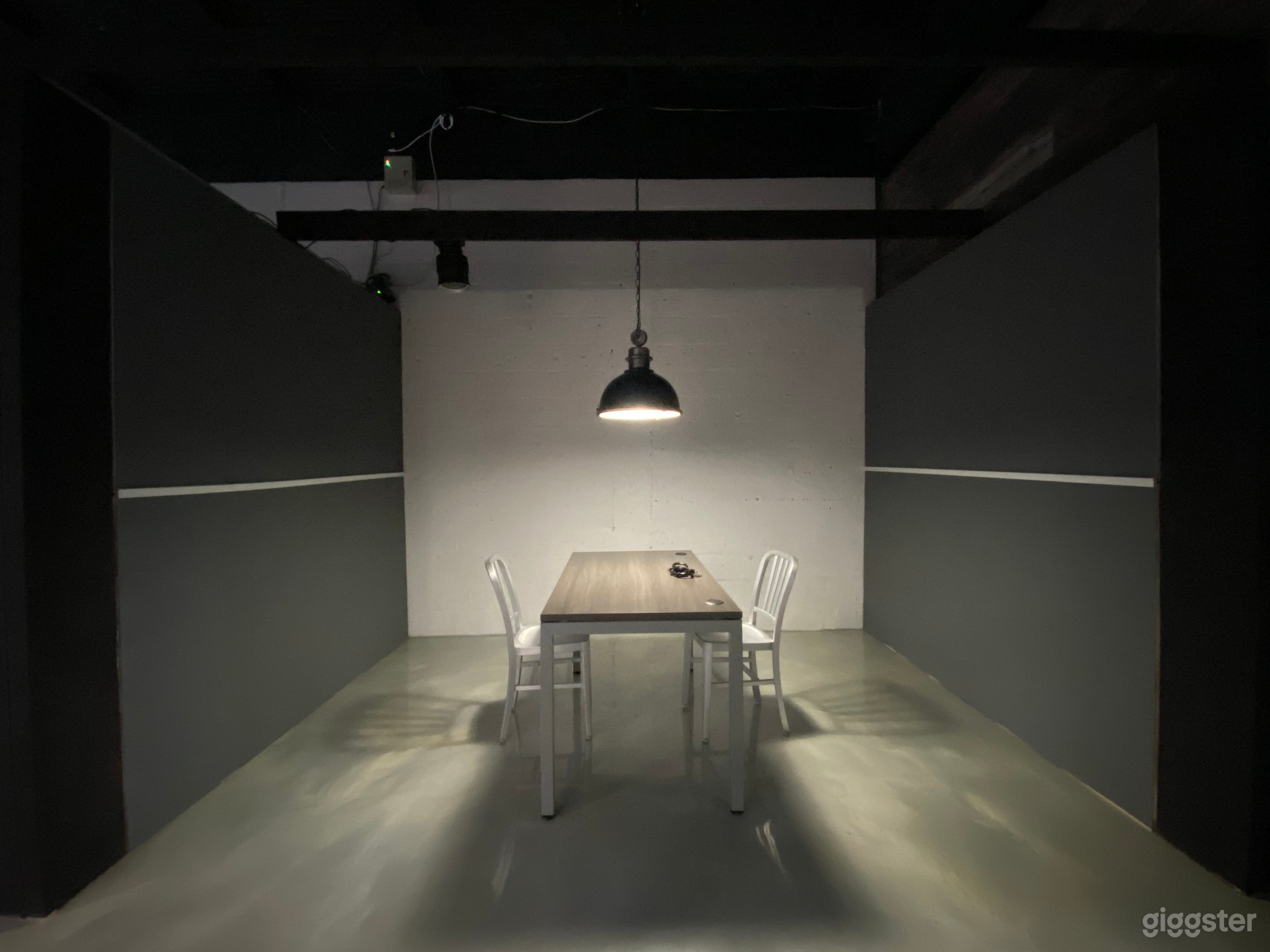 INTERROGATION ROOM Photo 1