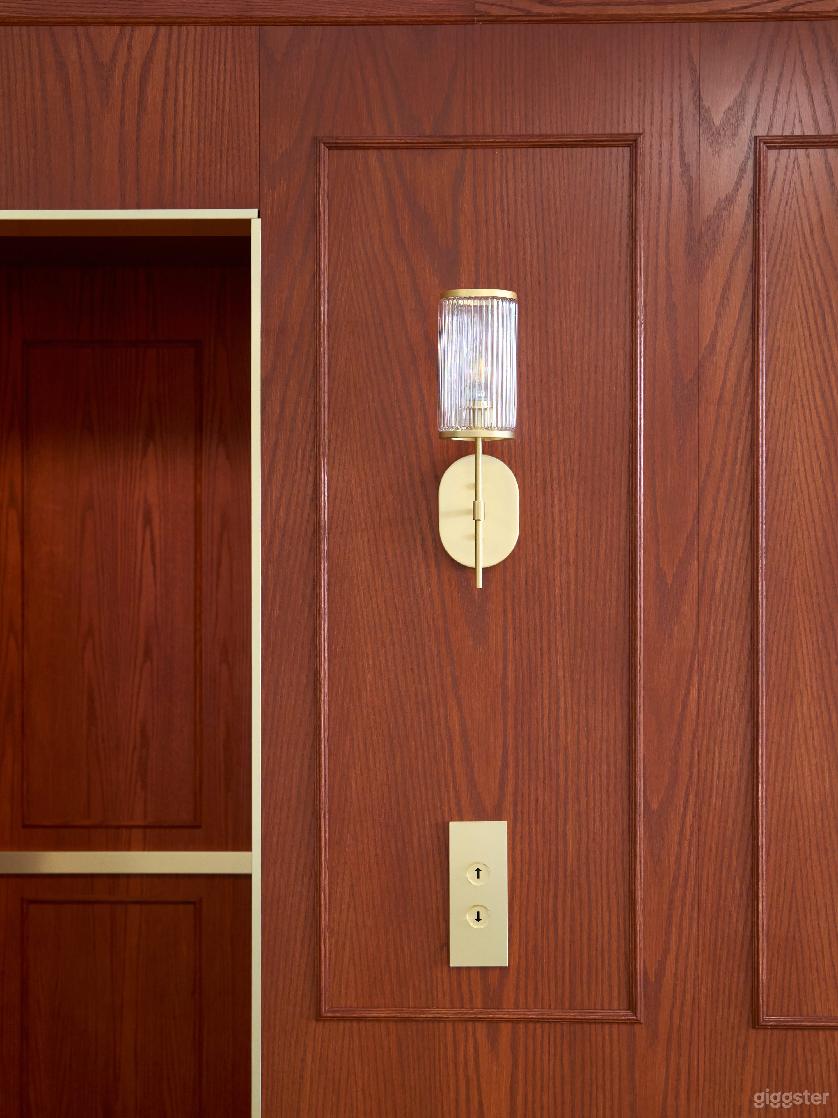 Mid-Century Elevator Set for Photo & Video Shoots Photo 4