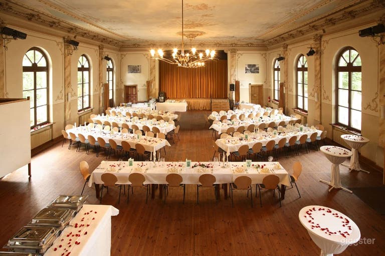  Salle de bal historique avec scène pour événements 26 productions 