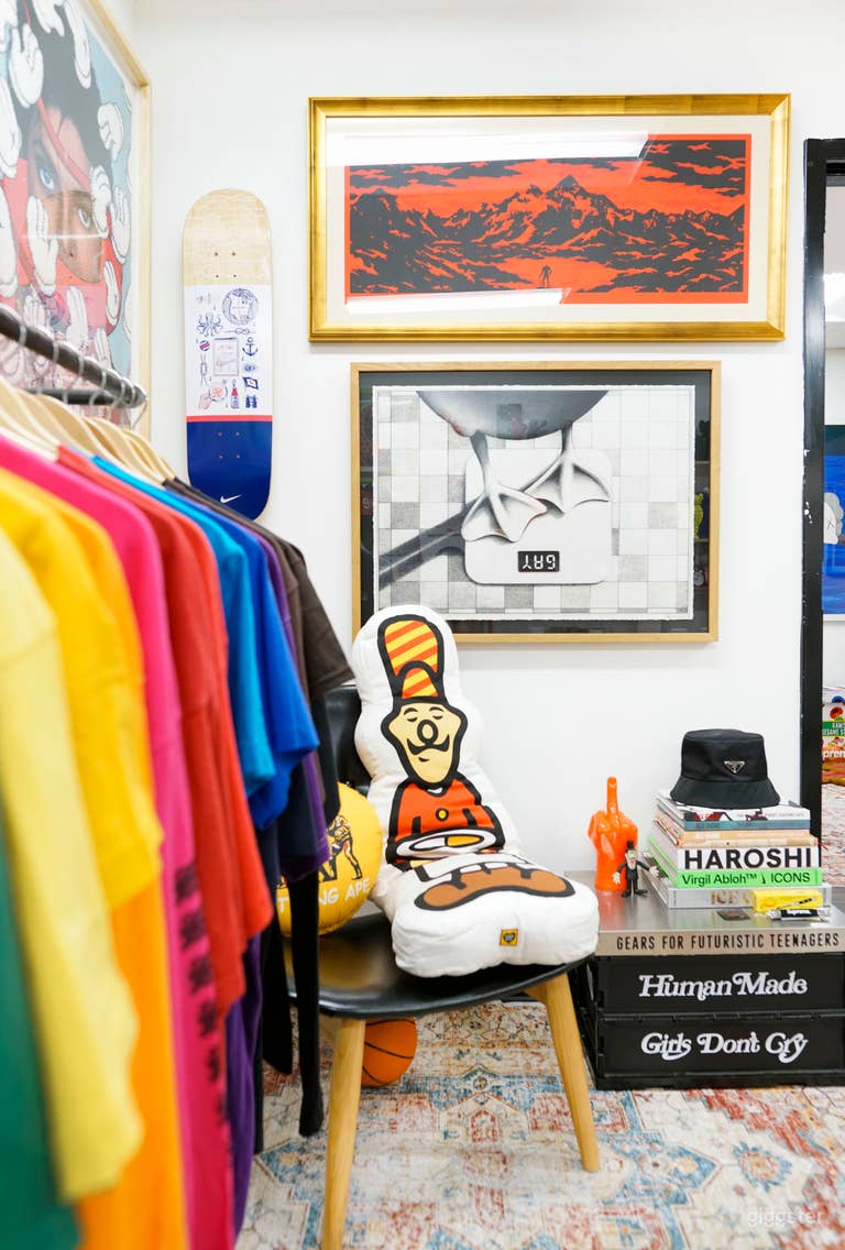  Fashion and Art Fusion: Gallery Showroom Space 