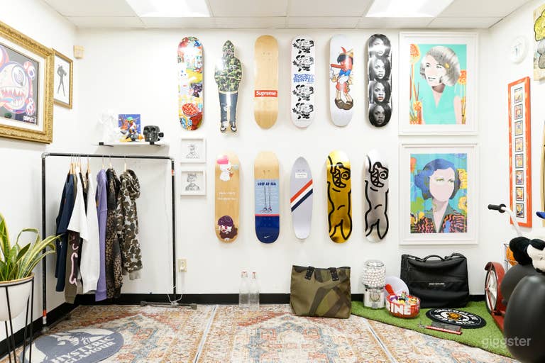  Fashion and Art Fusion: Gallery Showroom Space 