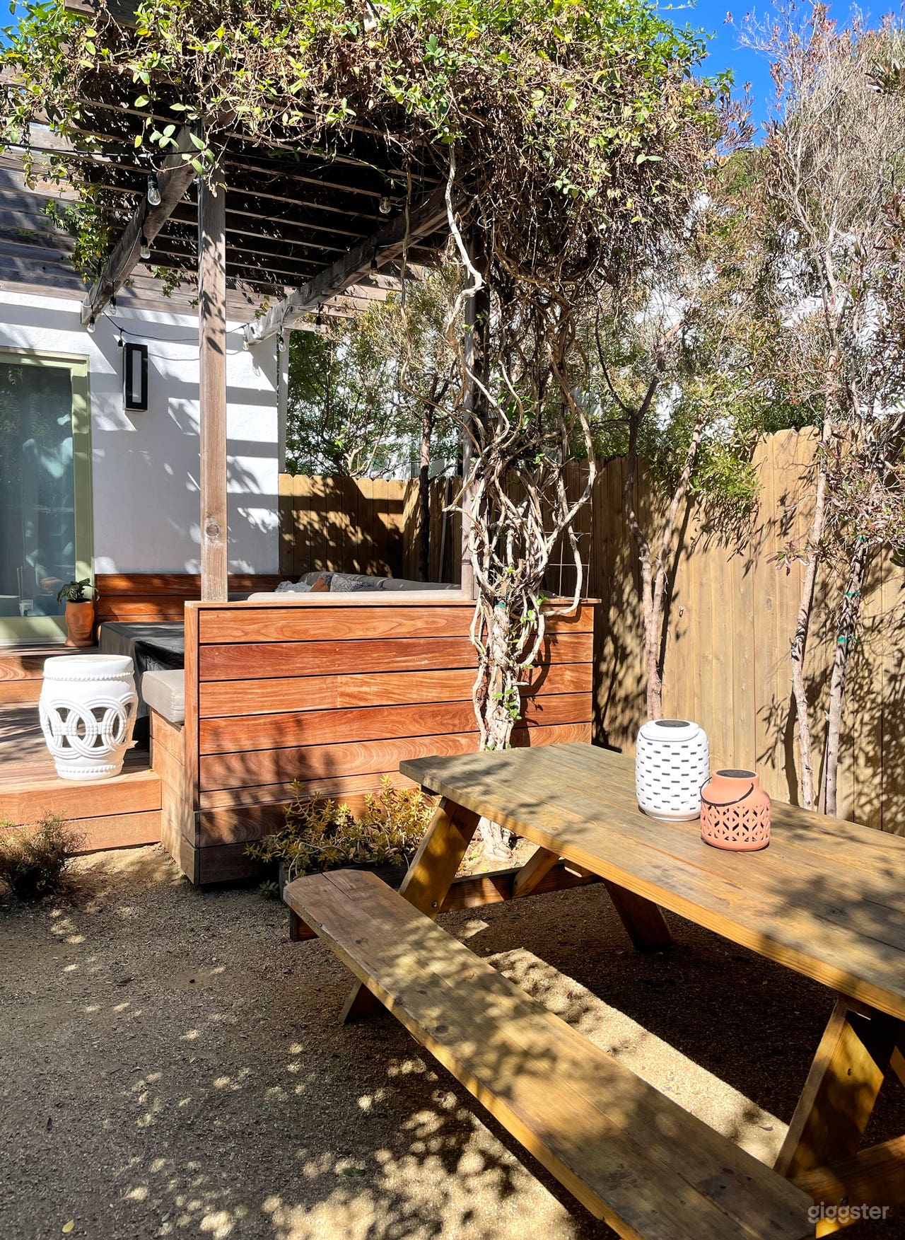 Boho Spanish Modern Bungalow, yard and guest house Photo 3