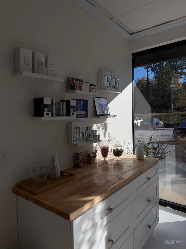  Luxury Medical Spa for Beauty, Wellness & Lifestyle Shoots 