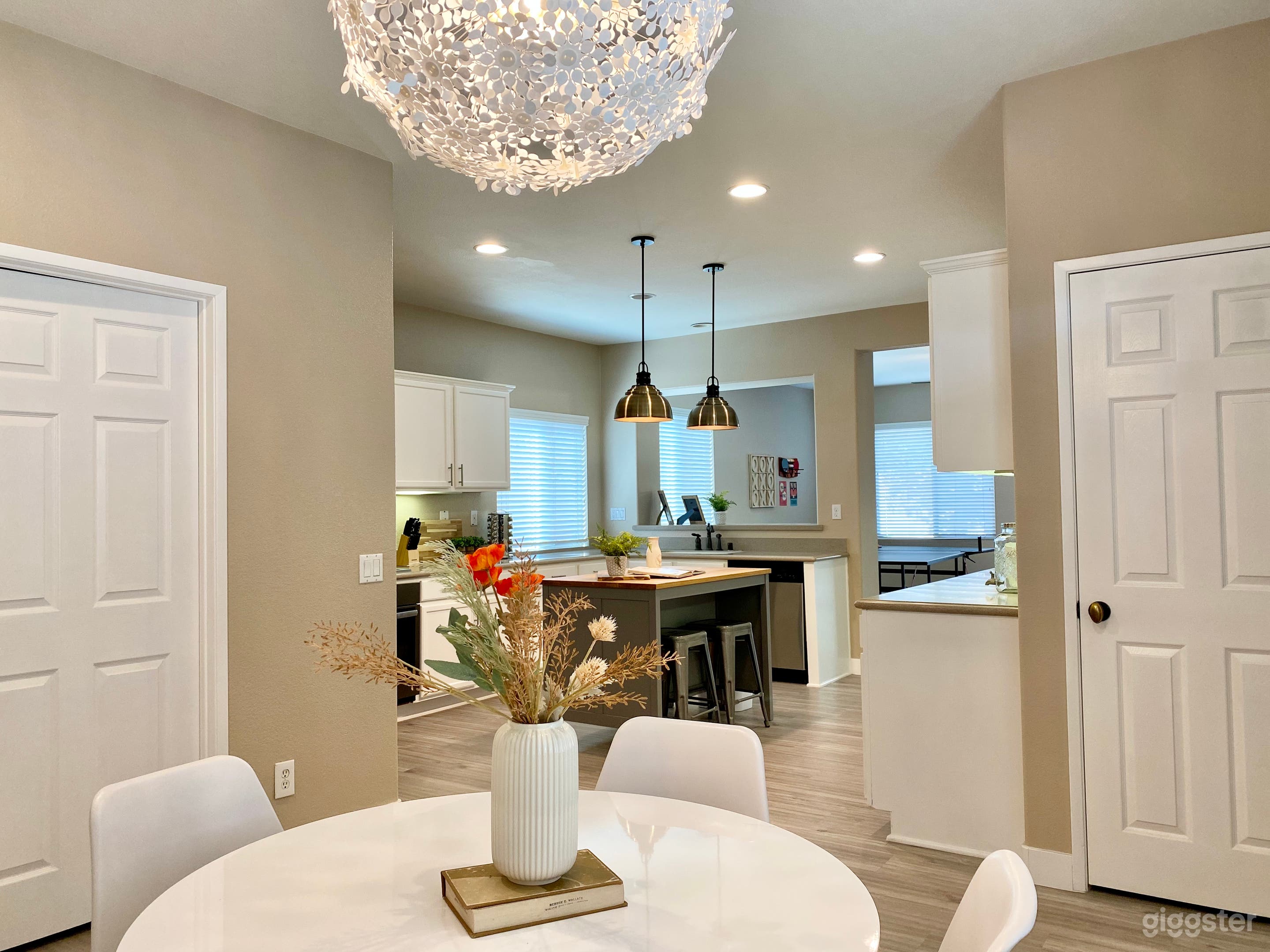 Urban Farm house 4 bedroom 3 bath Photo 4