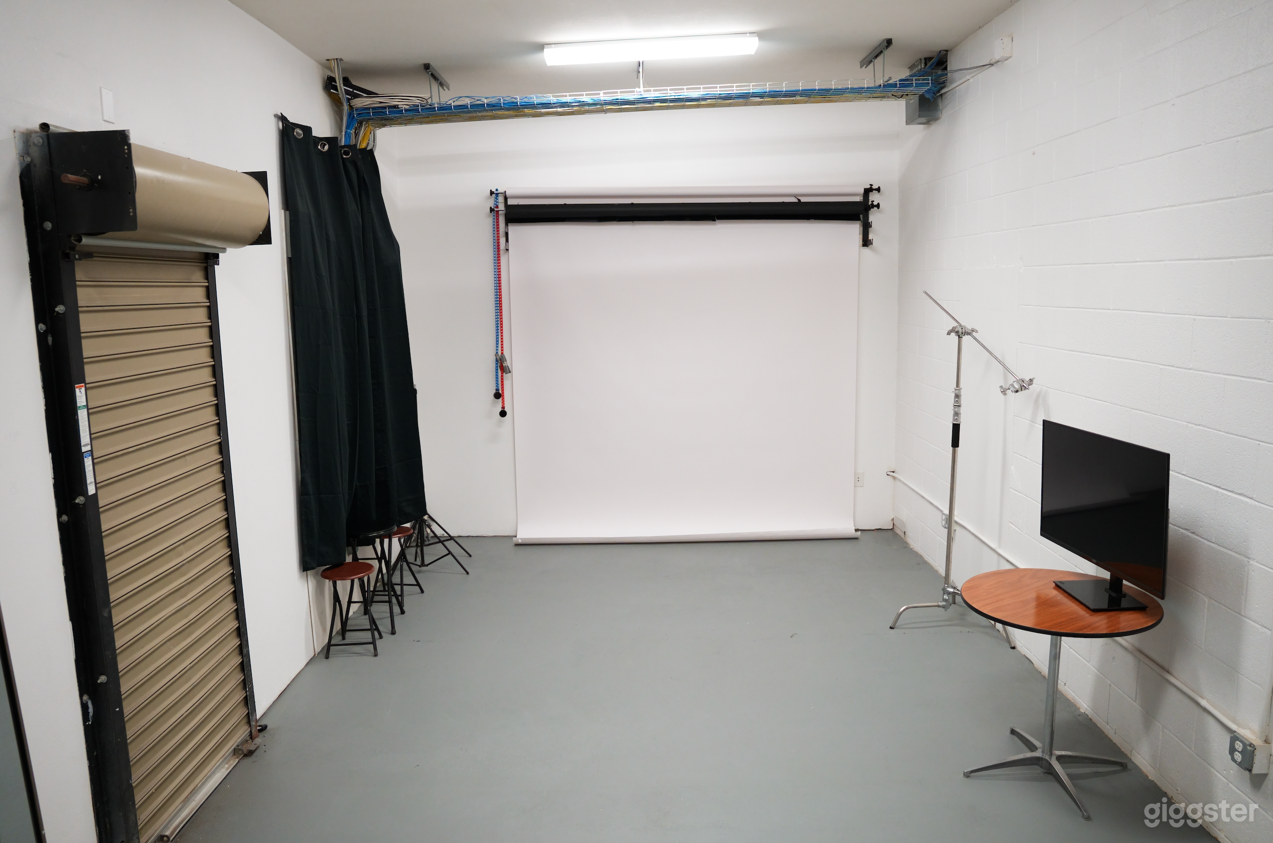 Downtown Oxnard Photography Studio Photo 1